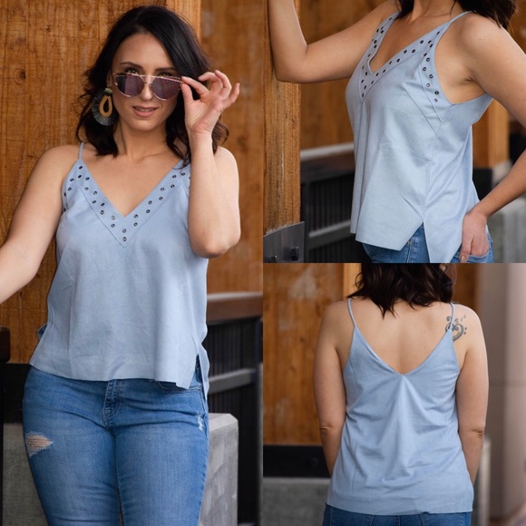Baby blue tank top - Picture 1 of 4